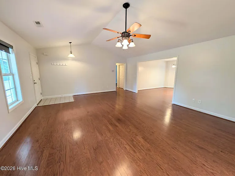 39 Bedford Cir — Photo 7