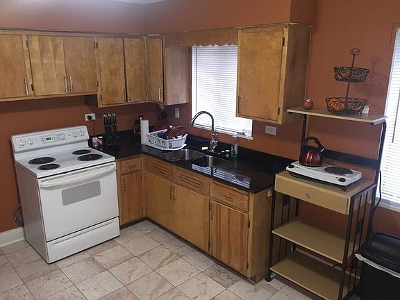 4th image of 4510 W Wrightwood Ave