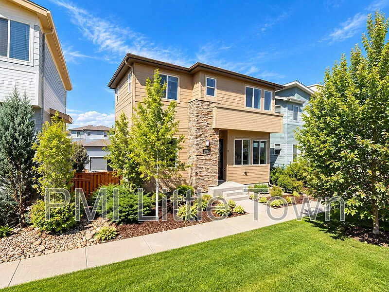 4 bed, 3.5 bath, 2245 sqft, $2,995 — Photo 4