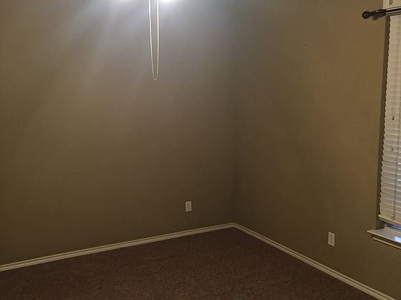 4th image of 417 Ivan Dr