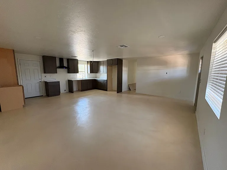 770 S Bryant Ave — Photo 22