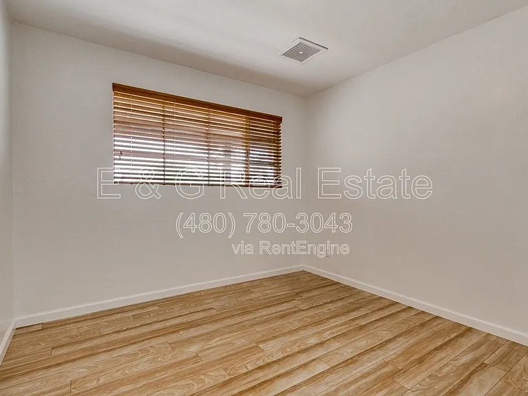 1308 W 6th St — Photo 9