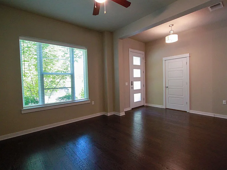 4722 Page St — Photo 12