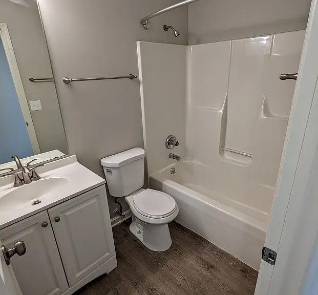 Spinnaker Cove Apartments — Photo 45