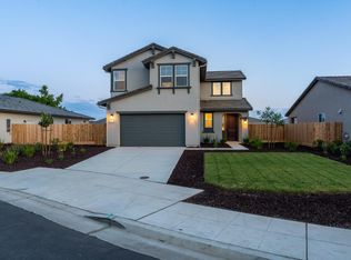 881 E Ahronian Ave, Fowler, CA 93625