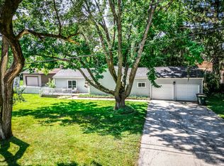 1010 Manhatas Trl, Algonquin, IL 60102