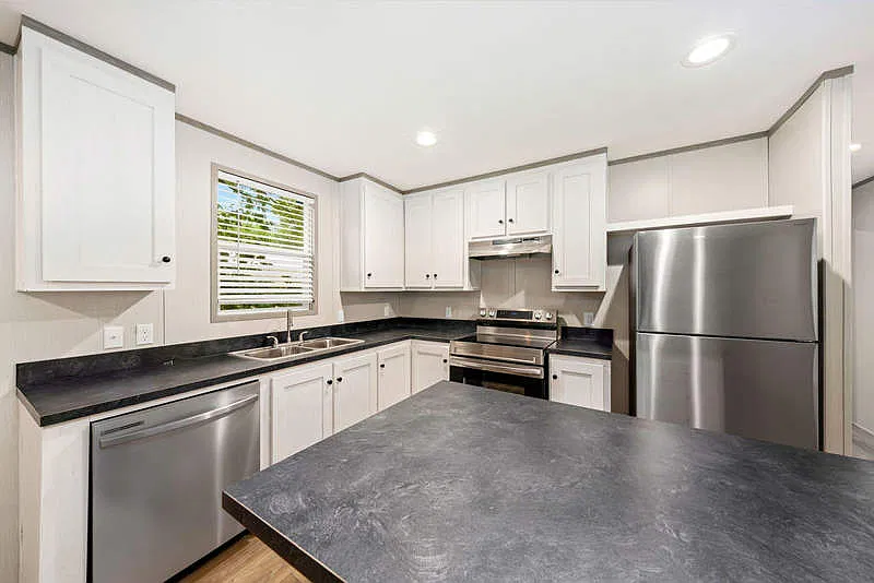 3 bed, 2.0 bath, 1056 sqft, $1,499 — Photo 4