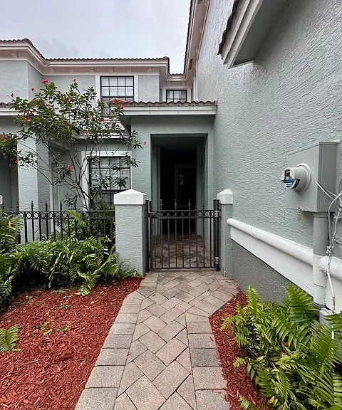 14732 Sutherland Ave — Photo 38