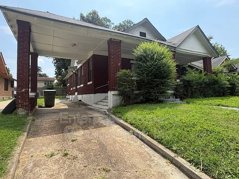 3 bed, 1.0 bath, 1527 sqft, $1,250 — Photo 3