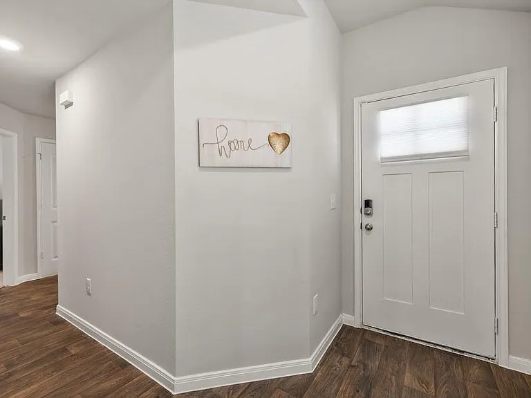 14013 Heywood Dr — Photo 8