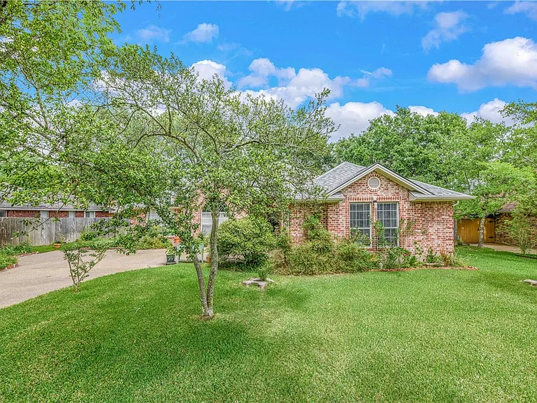 4605 Double Eagle Ct — Photo 2