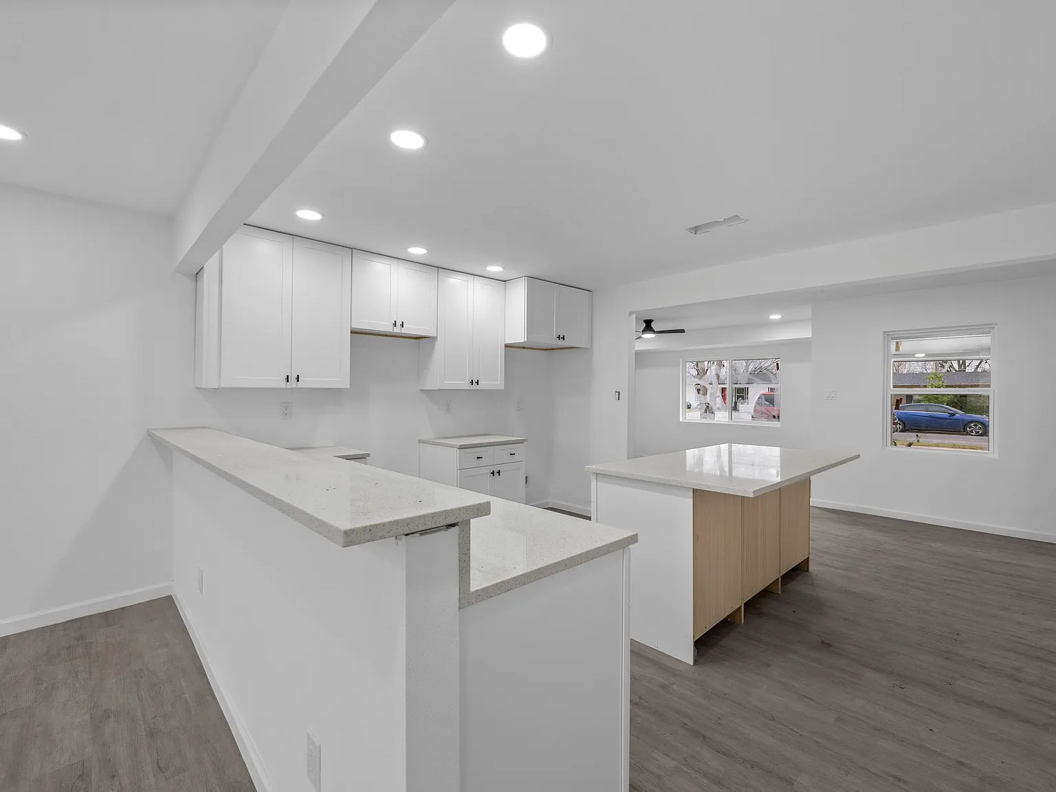 3 bed, 1328 sqft, $2,100 — Photo 2