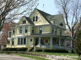 724 W State St, Sycamore, IL 60178