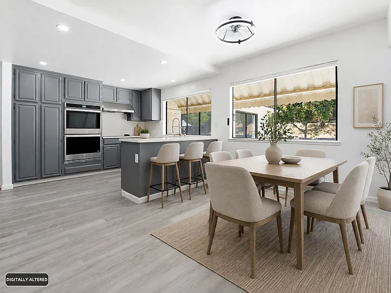 800 Locust Dr — Photo 15
