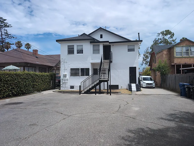 2418 W 23rd St #1/2 — Photo 7