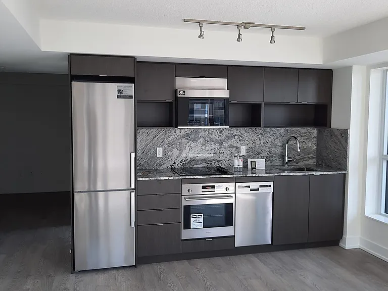9 Mabelle Ave #2523 — Photo 3