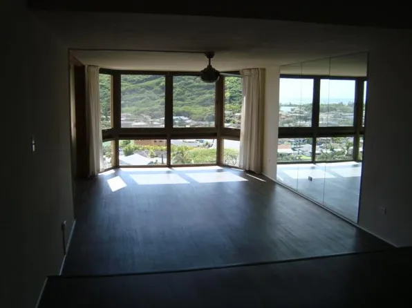 511 Hahaione St #111C, Honolulu, HI 96825