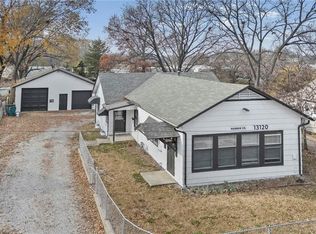 13120 4th St, Grandview, MO 64030