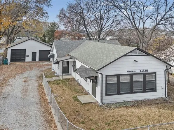 13120 4th St, Grandview, MO 64030