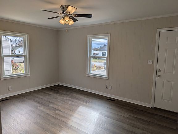 4th image of 213 Edgemont Dr