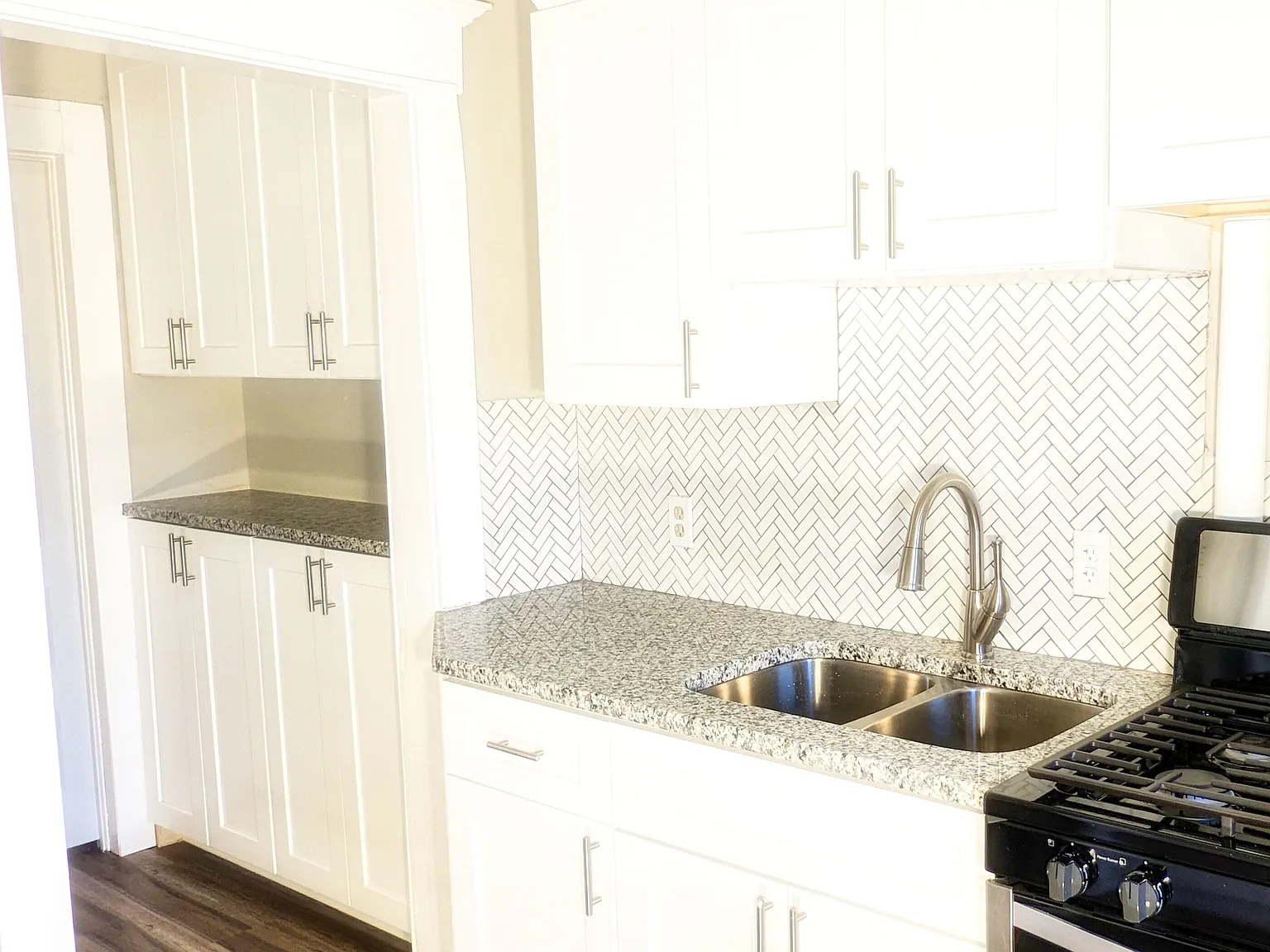2 bed, 1002 sqft, $1,445 — Photo 3