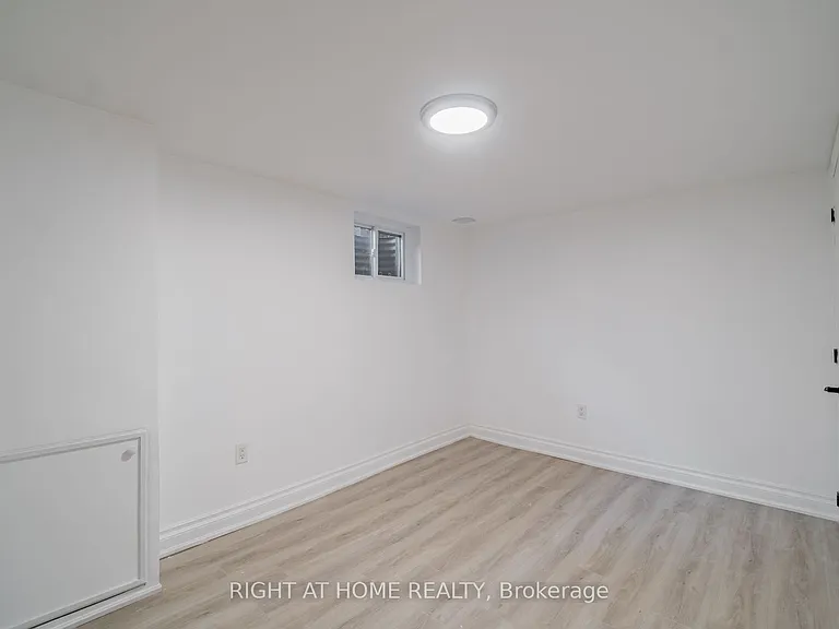 899 Florell Dr — Photo 12