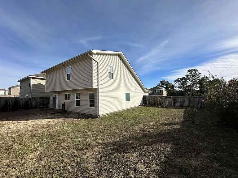 417 Eisenhower Dr — Photo 19