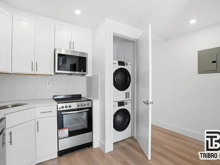 1283 Rogers Ave #2C — Photo 3