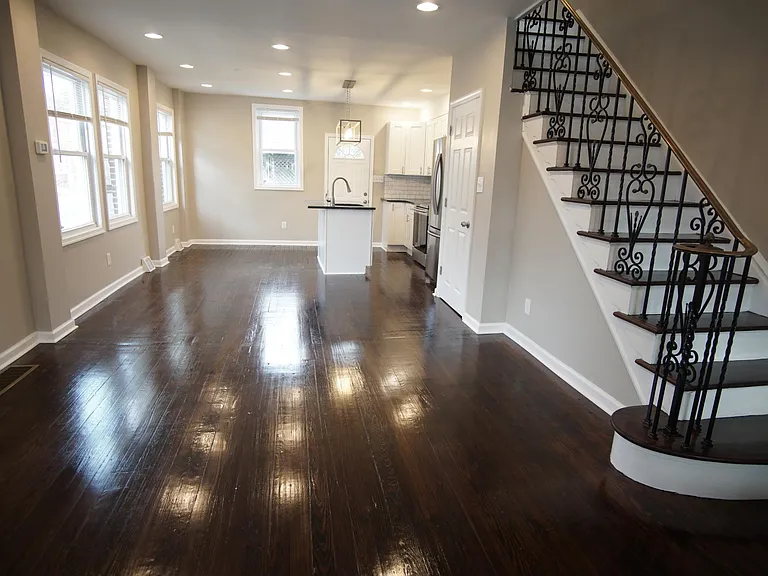 2601 S 62nd St — Photo 3