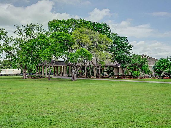 2nd image of 16020 Stone Oak Estates Ct