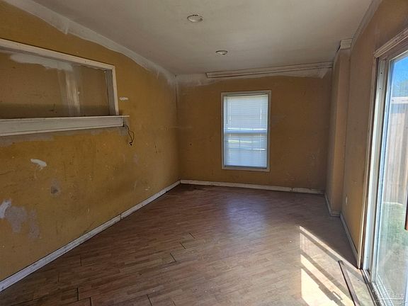 3rd image of 117 Aquamarine Ave