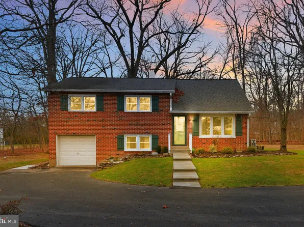 650 Elbow Ln, Warrington, PA 18976