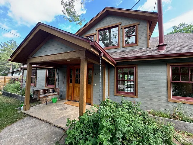 651 College Ave — Photo 8