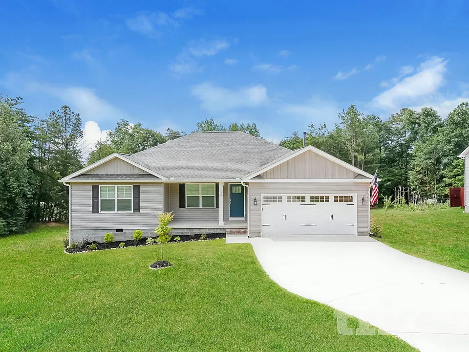 228 Hallmark Cir
