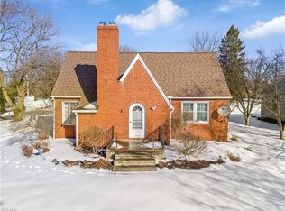 1803 Krumroy Rd, Akron, OH 44312