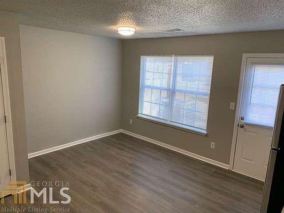 5th image of 11 Otting Dr APT B