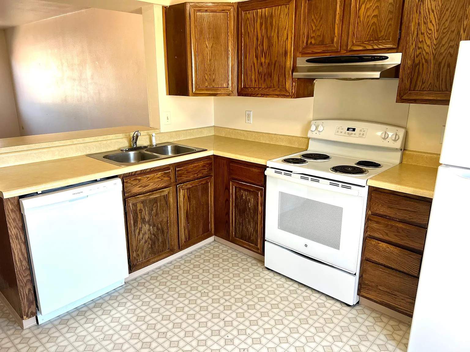 2 bed, 952 sqft, $1,250 — Photo 3