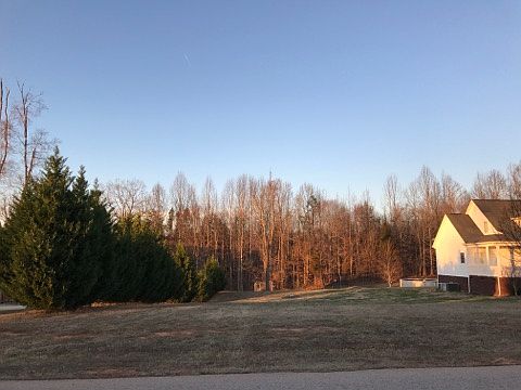 3rd image of 1742 Dr Saye Ln