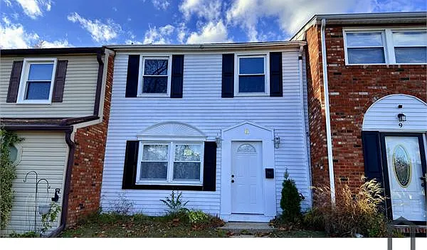 8 Radford Pl