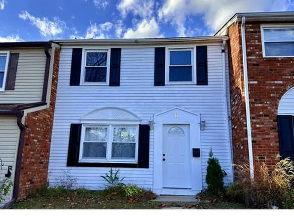 8 Radford Pl, Willingboro, NJ 08046