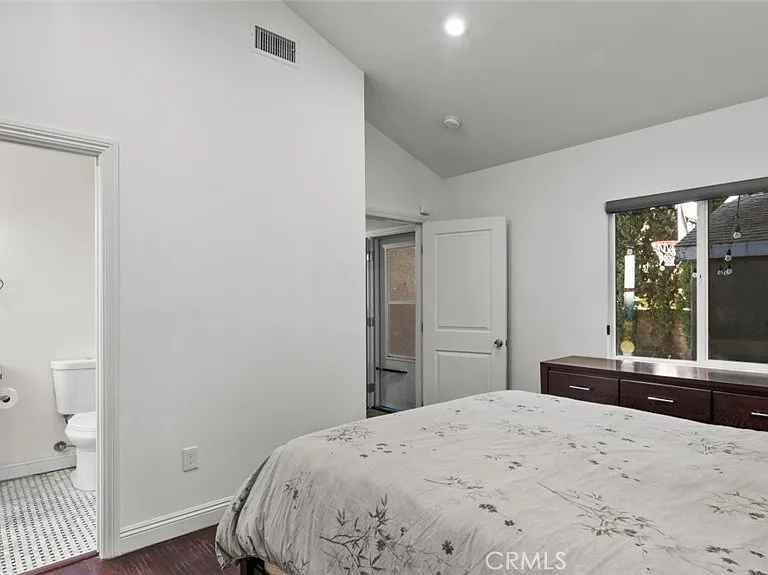 3131 Livonia Ave — Photo 12