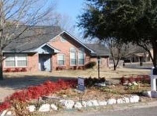 814 Pineland Ln, Lindale, TX 75771