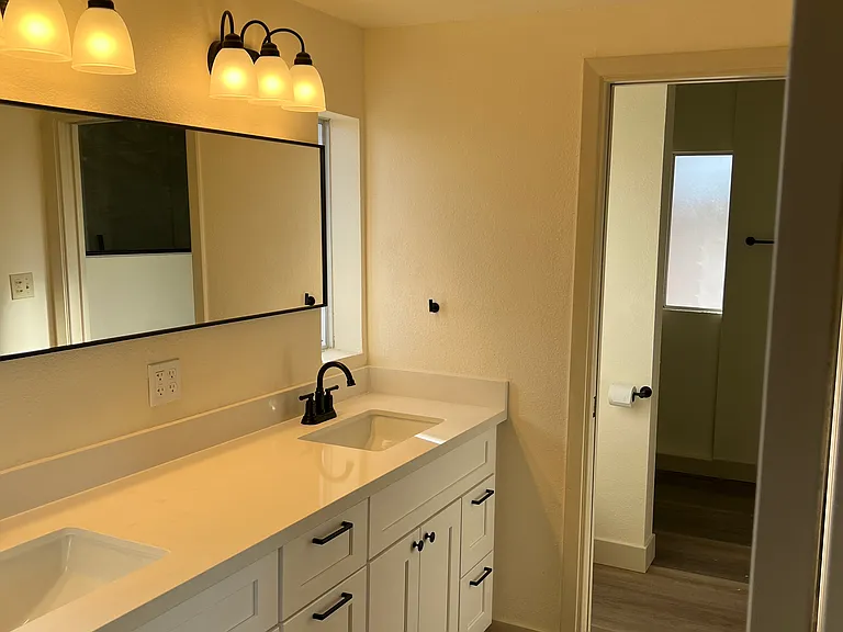 1018 W Estate Dr — Photo 3