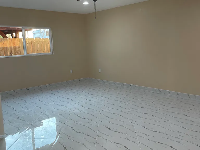 1387 W Francis St — Photo 5