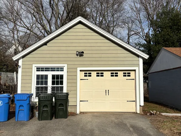 40 Woodside Ave #2, Norwich, CT 06360