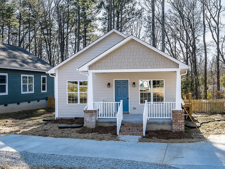 2612 Holloway St — Photo 1