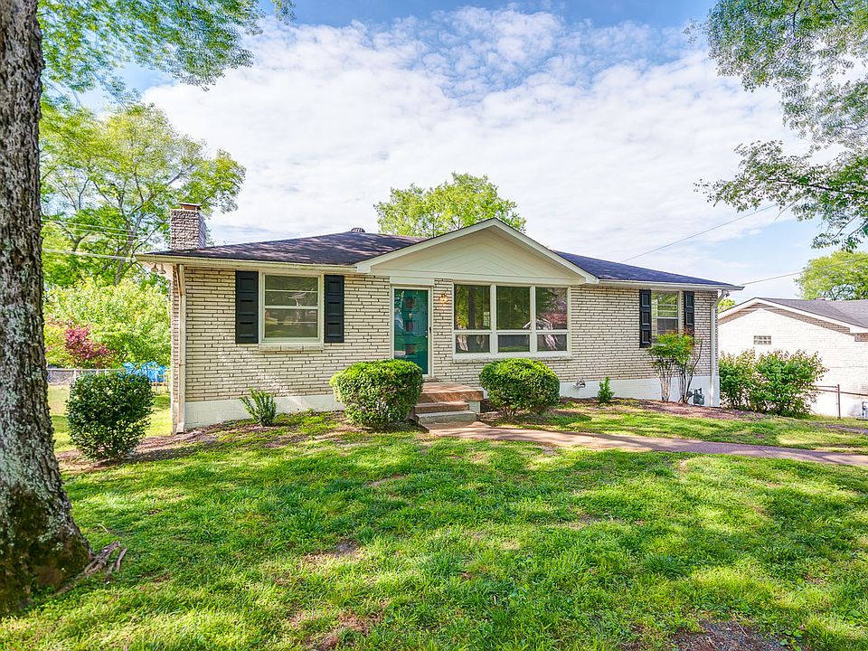 623 Galaxie Dr. All brick single family home on a quiet street in Charlotte Park.