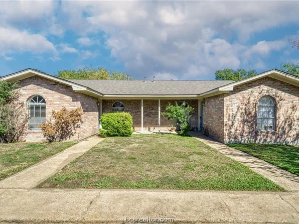 1517 Hillside Dr, College Station, TX 77845