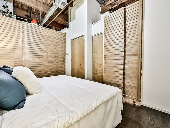4th image of 2300 W Wabansia Ave APT 209
