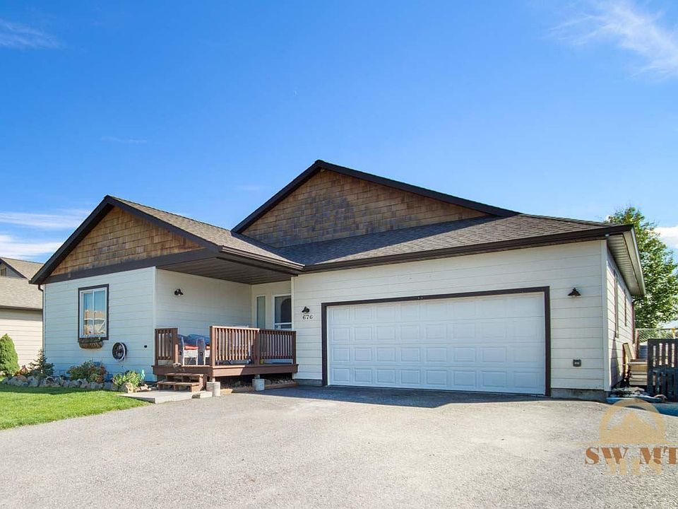 1st image of 676 N River Rock Dr